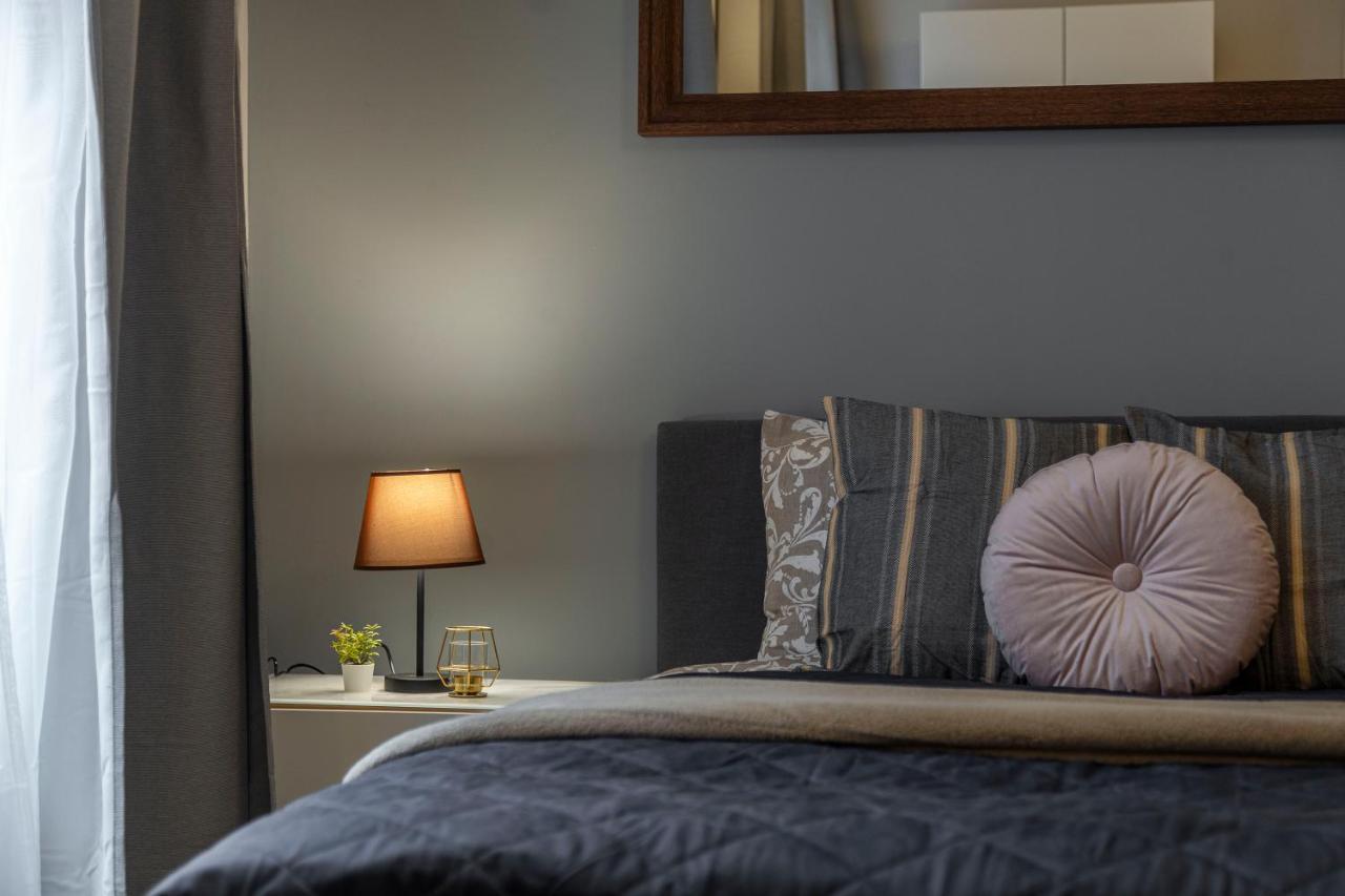 Spacious & Cozy Downtown Apartment With Balcony Budapest Luaran gambar