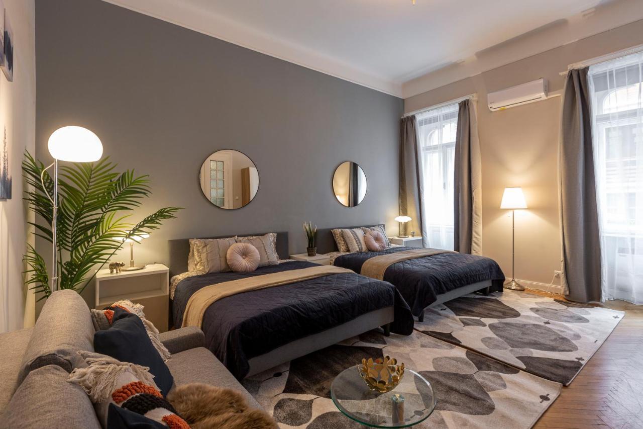 Spacious & Cozy Downtown Apartment With Balcony Budapest Luaran gambar