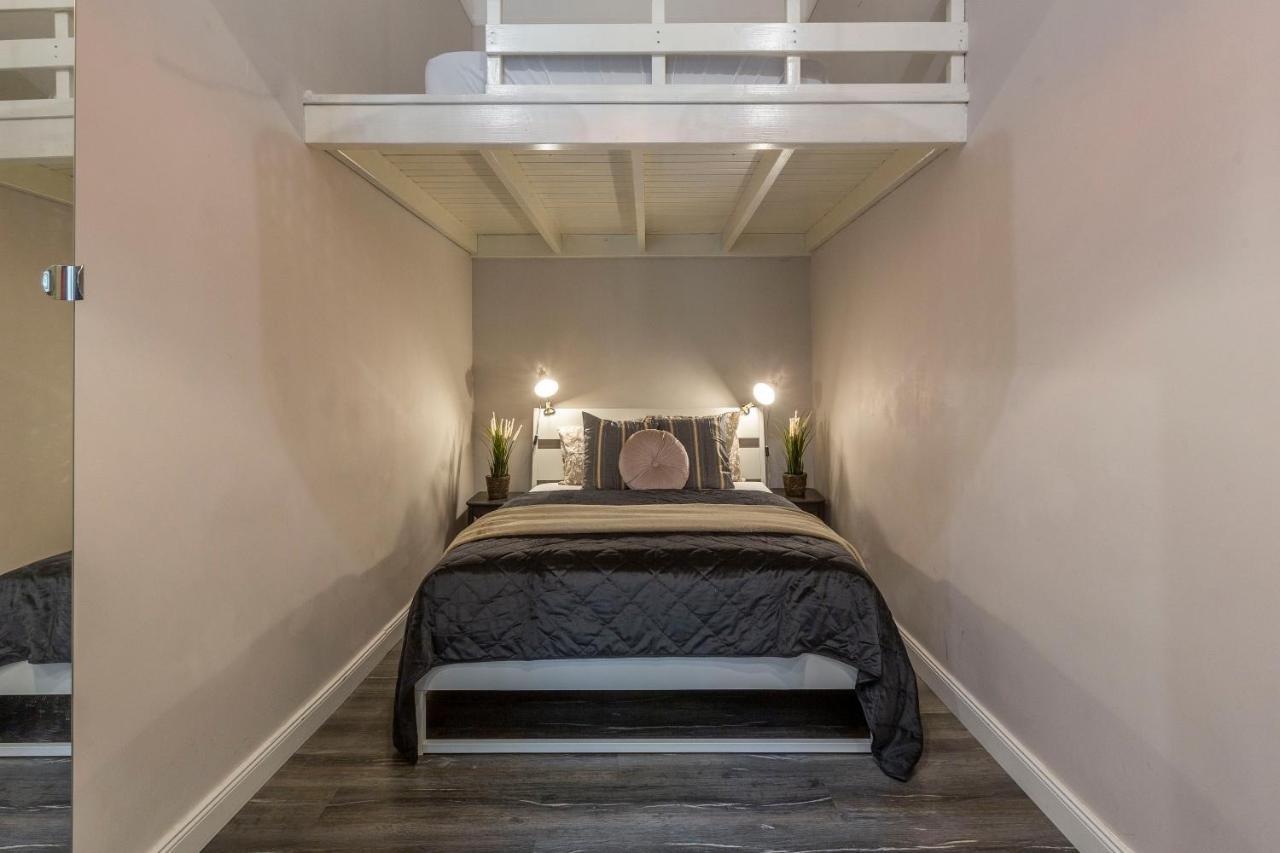 Spacious & Cozy Downtown Apartment With Balcony Budapest Luaran gambar