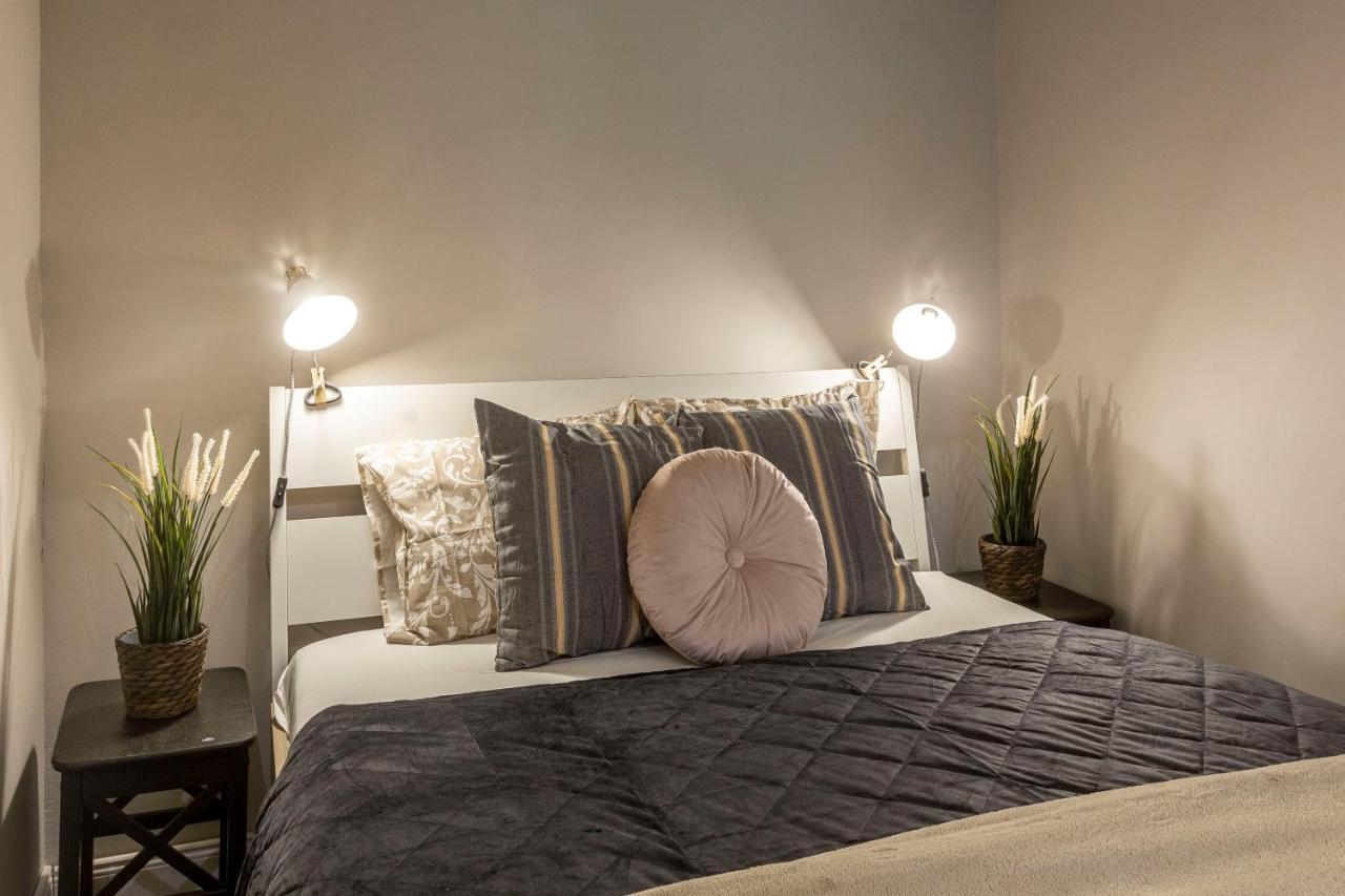 Spacious & Cozy Downtown Apartment With Balcony Budapest Luaran gambar