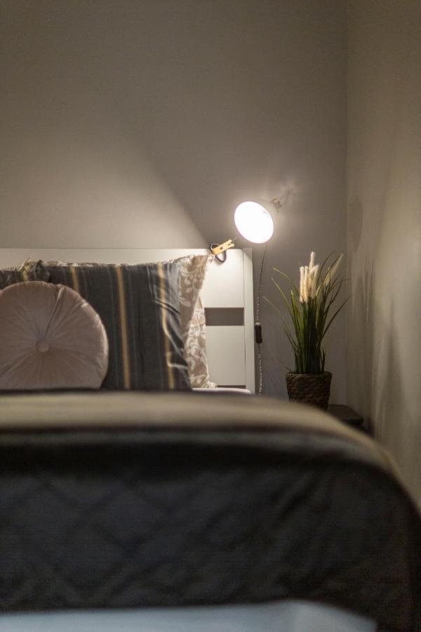 Spacious & Cozy Downtown Apartment With Balcony Budapest Luaran gambar